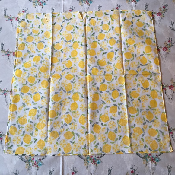 NWOT Lemon 🍋 Bandana/Facemask 😷 - Picture 5 of 5